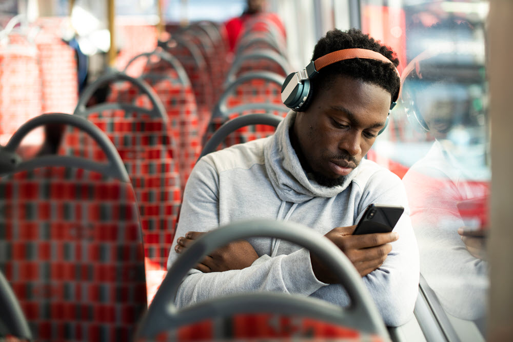 Shuffle, Subscribe, Stream: Audio Entertainment Market Outlook - WSJ